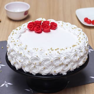 PINEAPPLE CAKE